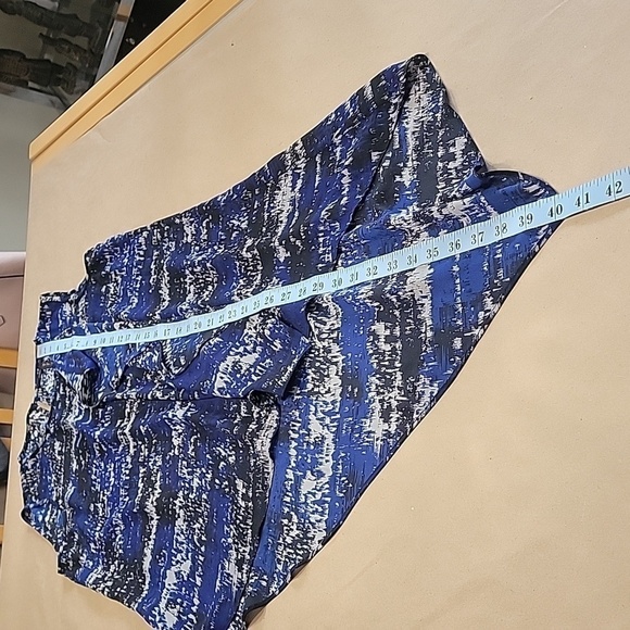 BCBGMaxAzria Size XS Orient Blue "Edythe" Blouse, Gently Used Condition - Picture 11 of 15